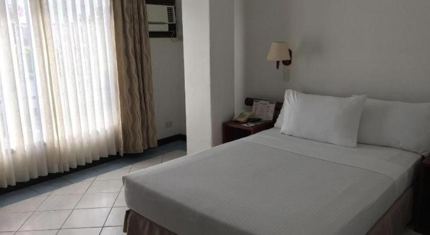 Soledad Suites Panglao Dış mekan fotoğraf